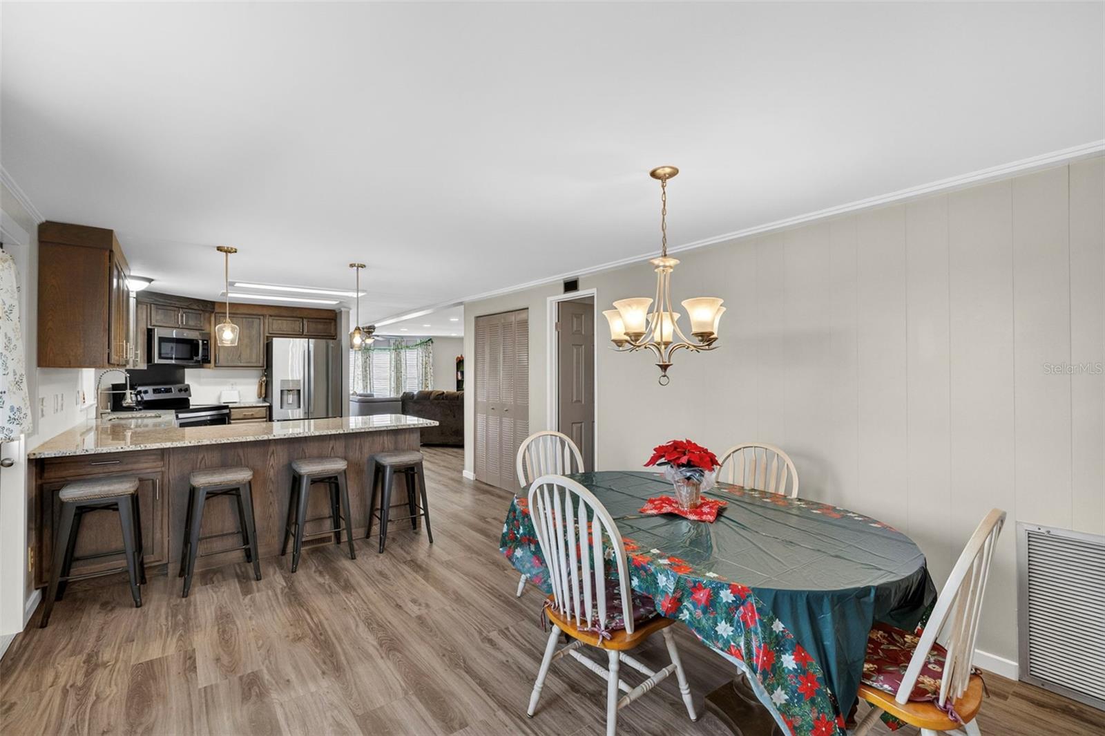 LA CASA MHP CO-OP - Residential