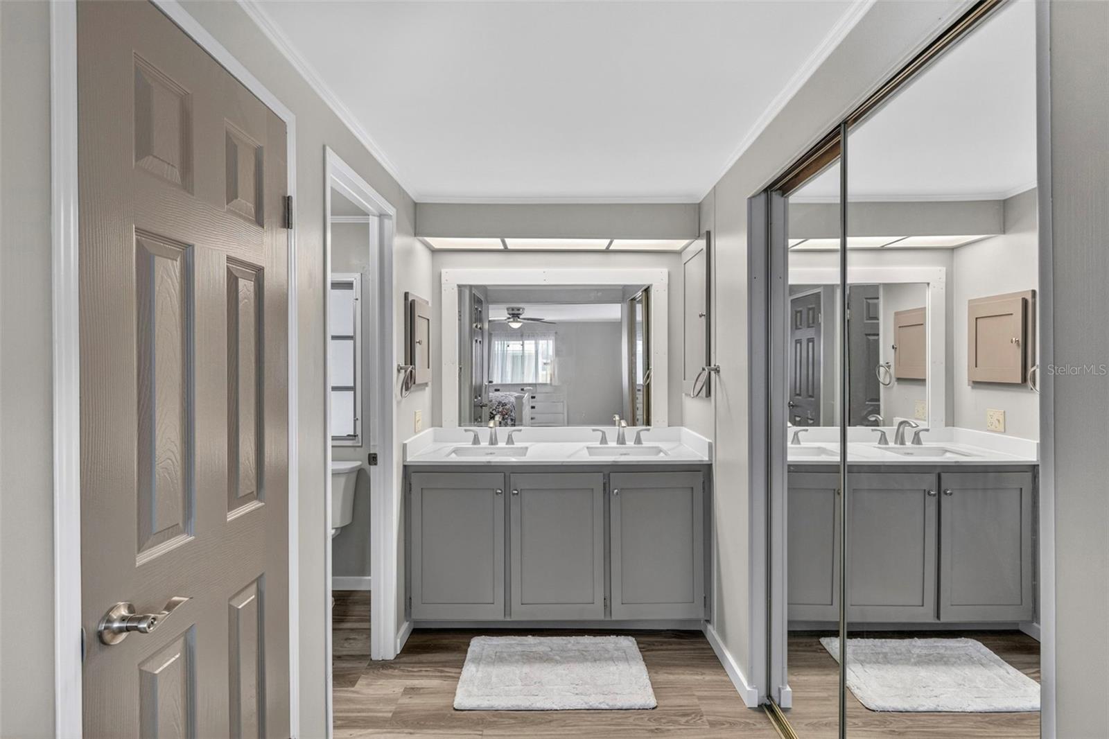 LA CASA MHP CO-OP - Residential