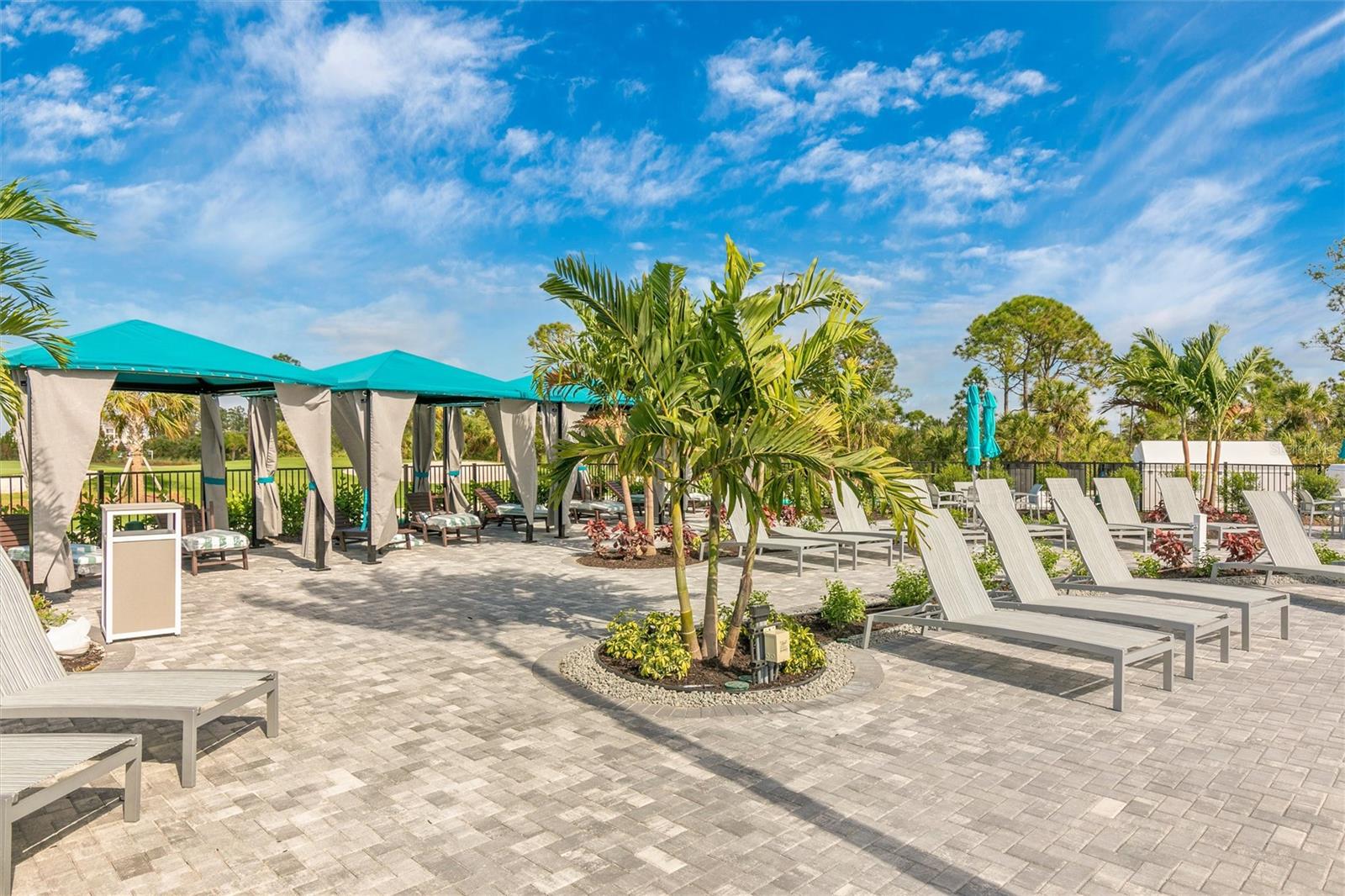 WELLEN PARK GOLF & COUNTRY CLUB - Residential