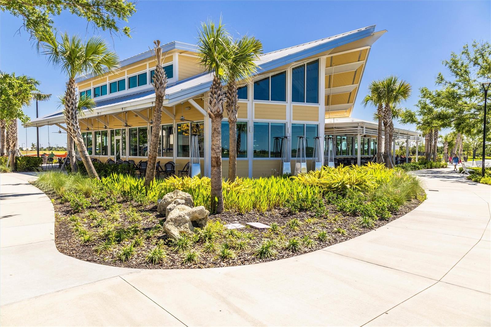 WELLEN PARK GOLF & COUNTRY CLUB - Residential