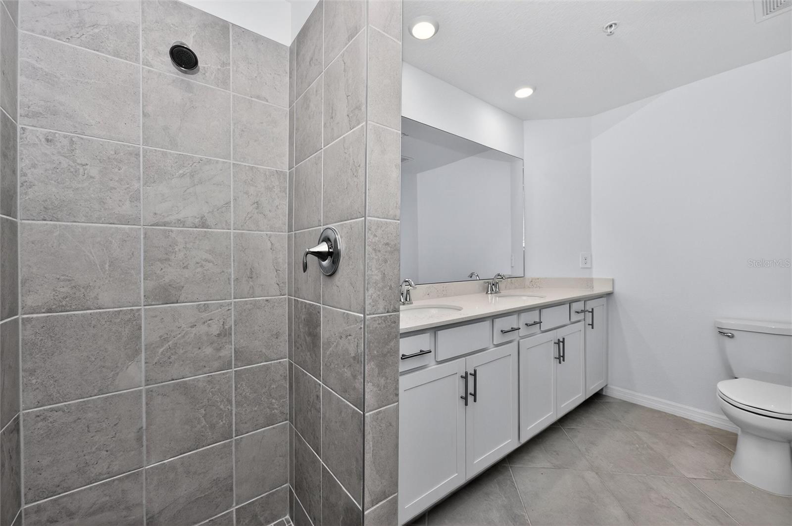 WELLEN PARK GOLF & COUNTRY CLUB - Residential