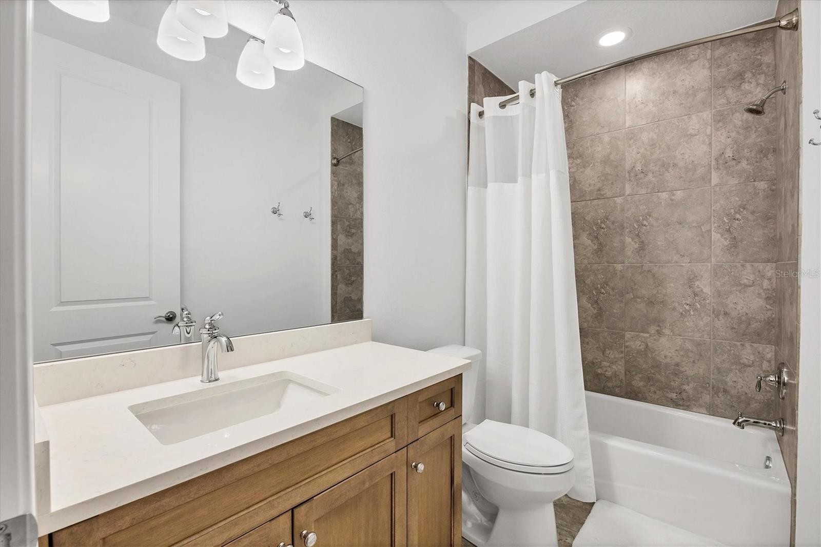 SANDHILL LAKE - Residential