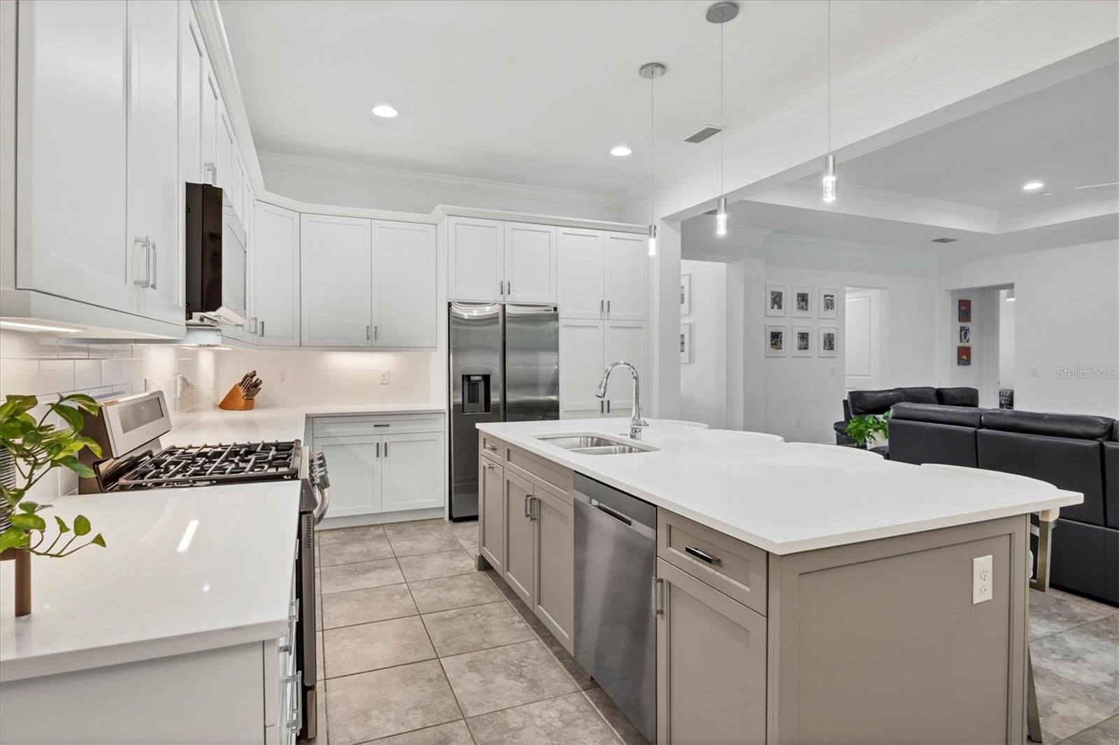 SANDHILL LAKE - Residential