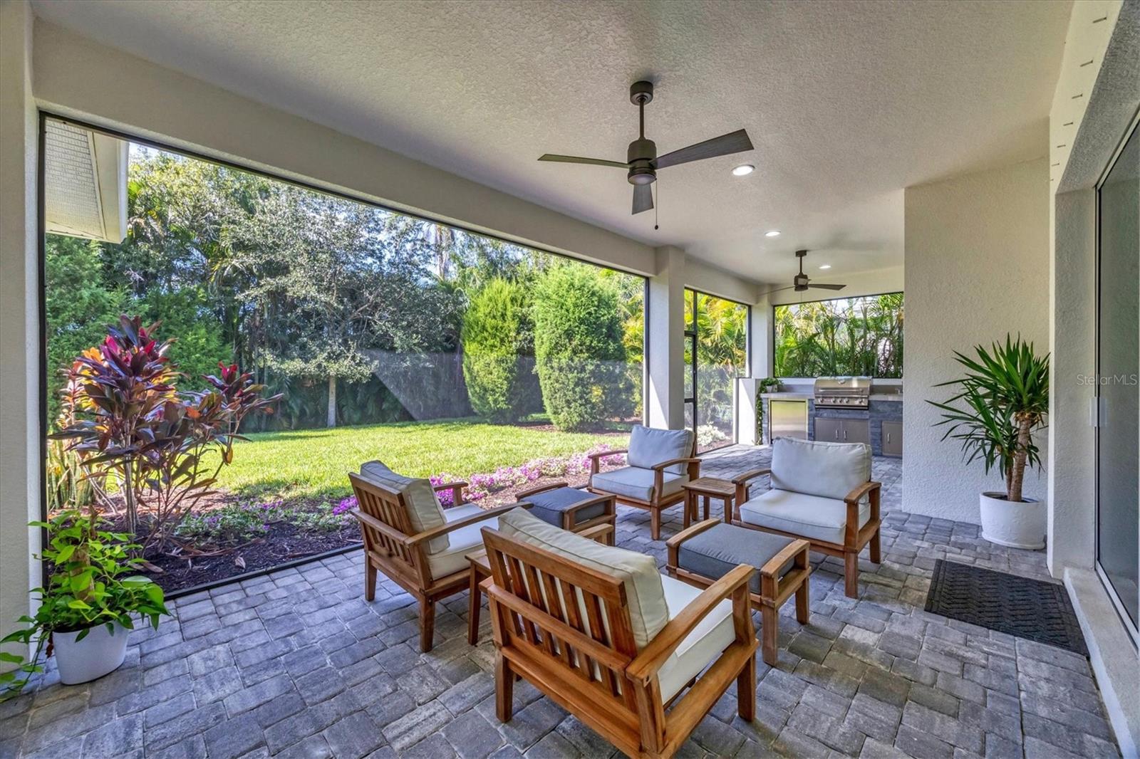 SANDHILL LAKE - Residential