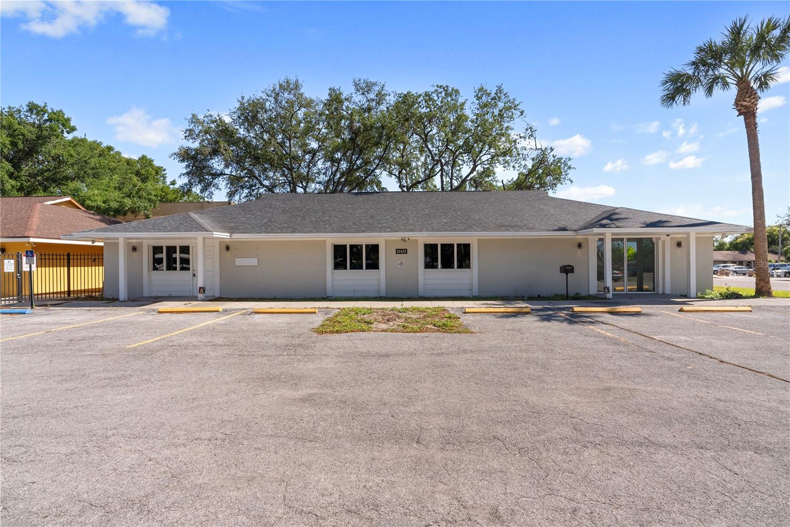 Great Place Business Owners and Investors for rent. This property has great exposure on N. Florida Avenue. The office building offers Central heat and Air, 2 bathrooms with one that offers a shower. The building is located on a corner which gives easy access for your customers. Great area for businesses ie. Insurance, Attorneys office, bail bondsman, medical offices or car lot. For investors, this building is a great opportunity to lease for passive income. Owners are motivated, please schedule your appointment to see today. Don't miss this one.