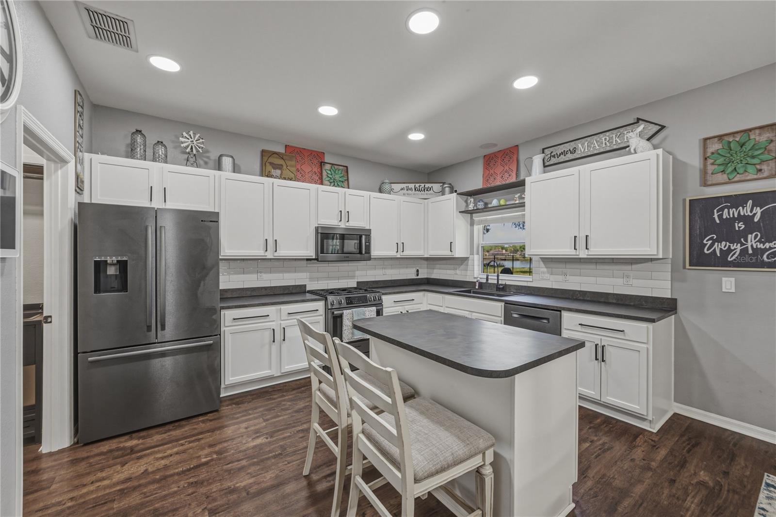 BLACKWATER OAKS - Residential