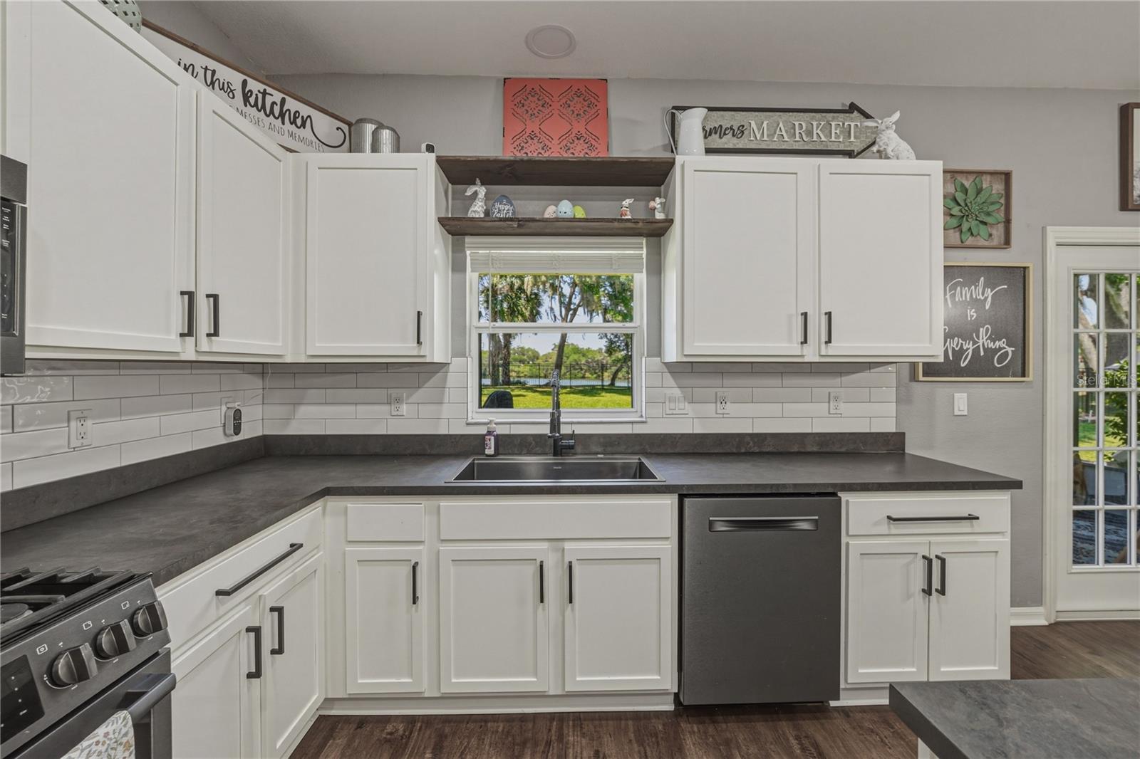 BLACKWATER OAKS - Residential