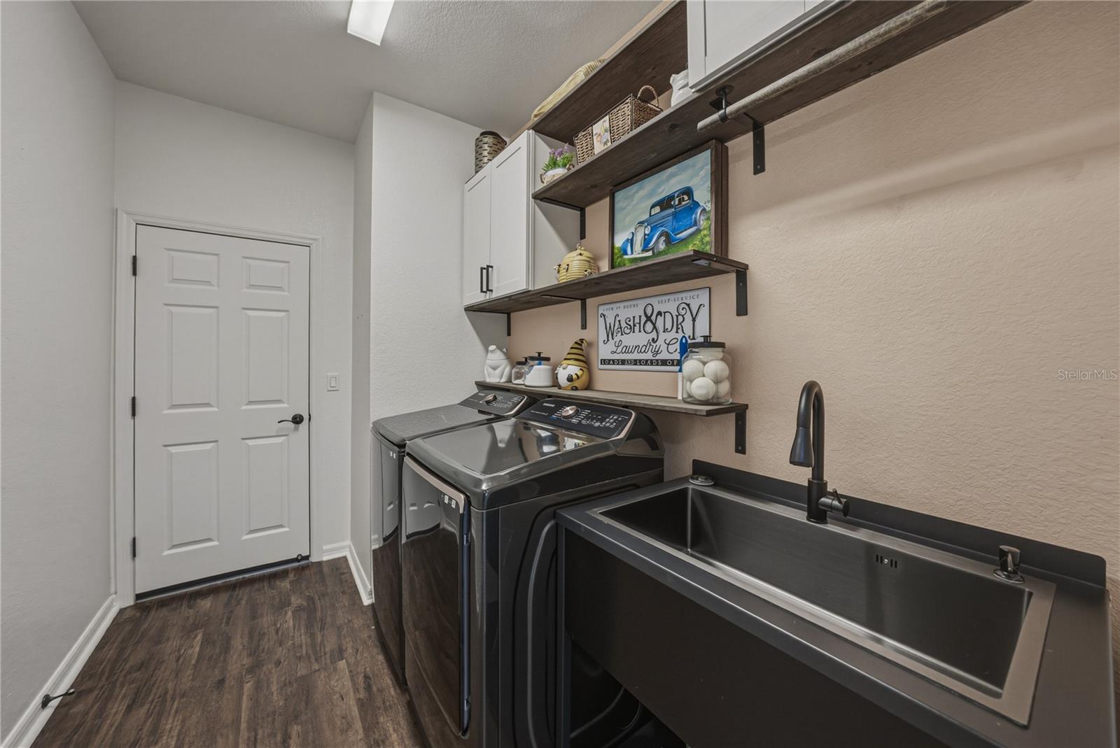 BLACKWATER OAKS - Residential