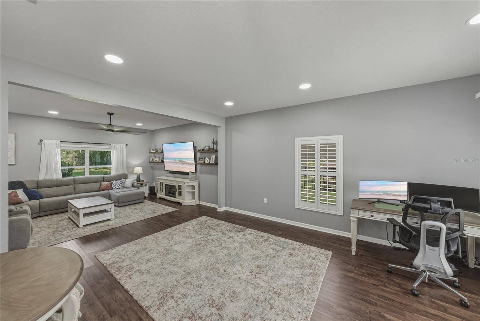 BLACKWATER OAKS - Residential