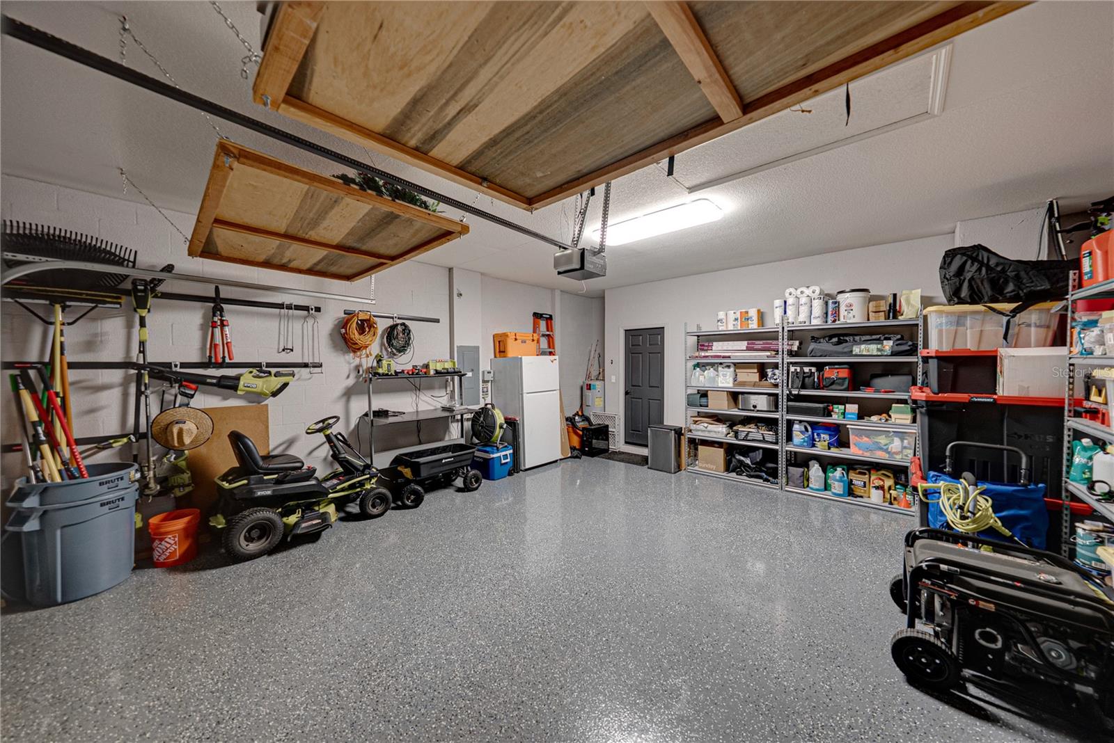 BLACKWATER OAKS - Residential