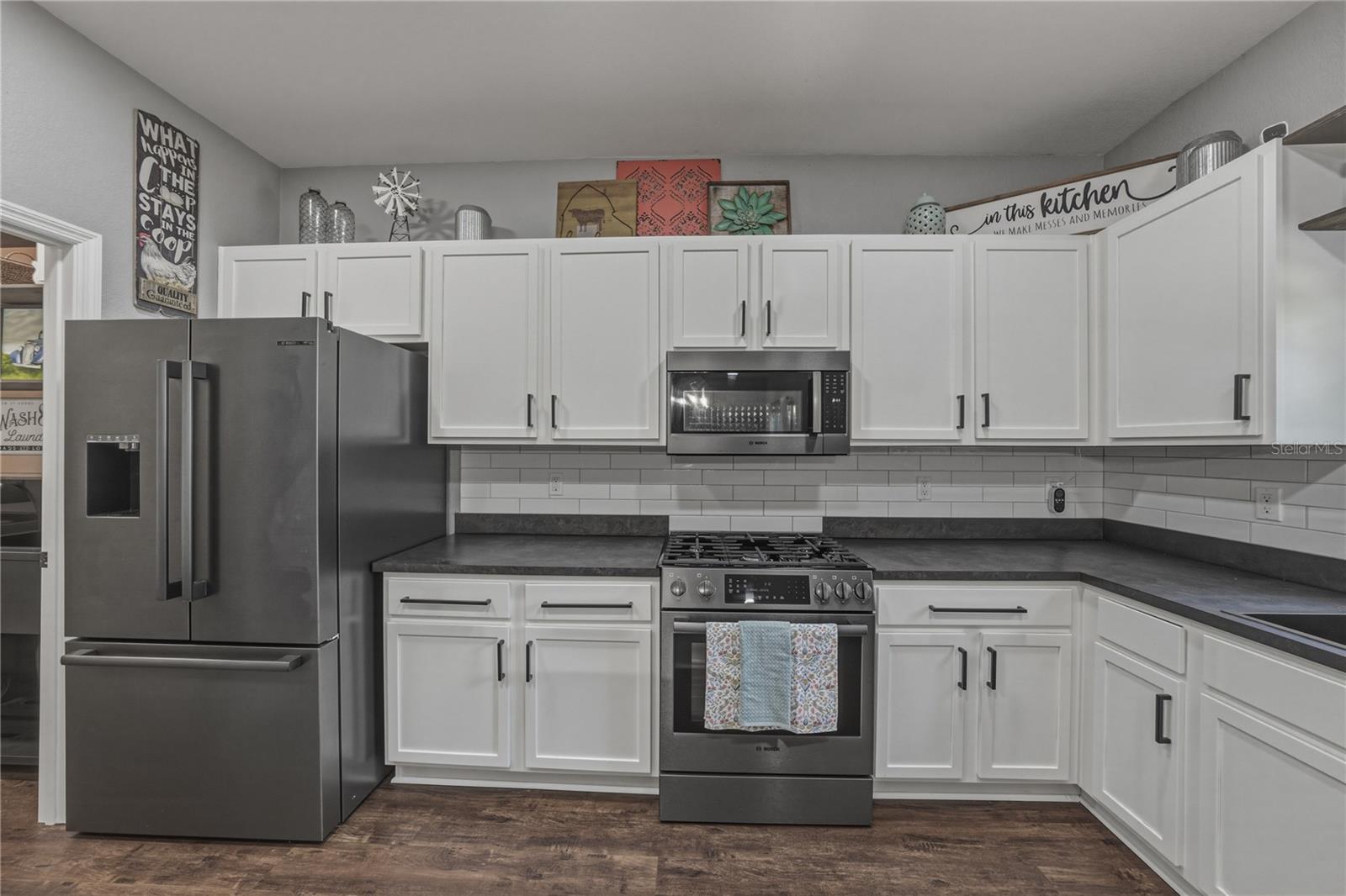 BLACKWATER OAKS - Residential