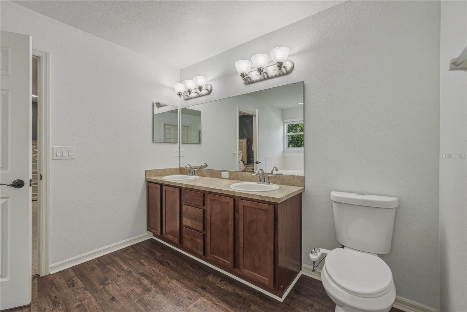 BLACKWATER OAKS - Residential