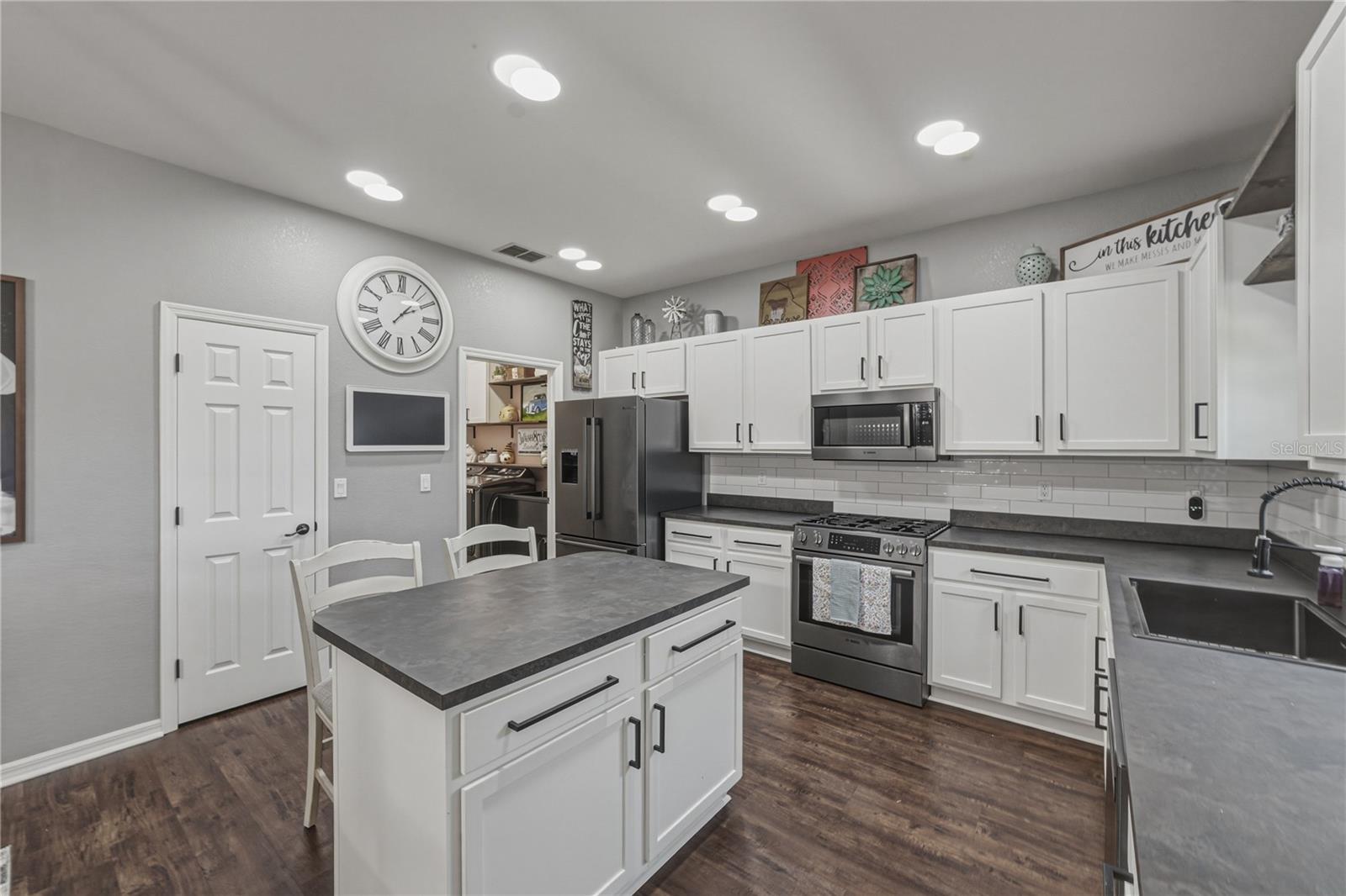 BLACKWATER OAKS - Residential