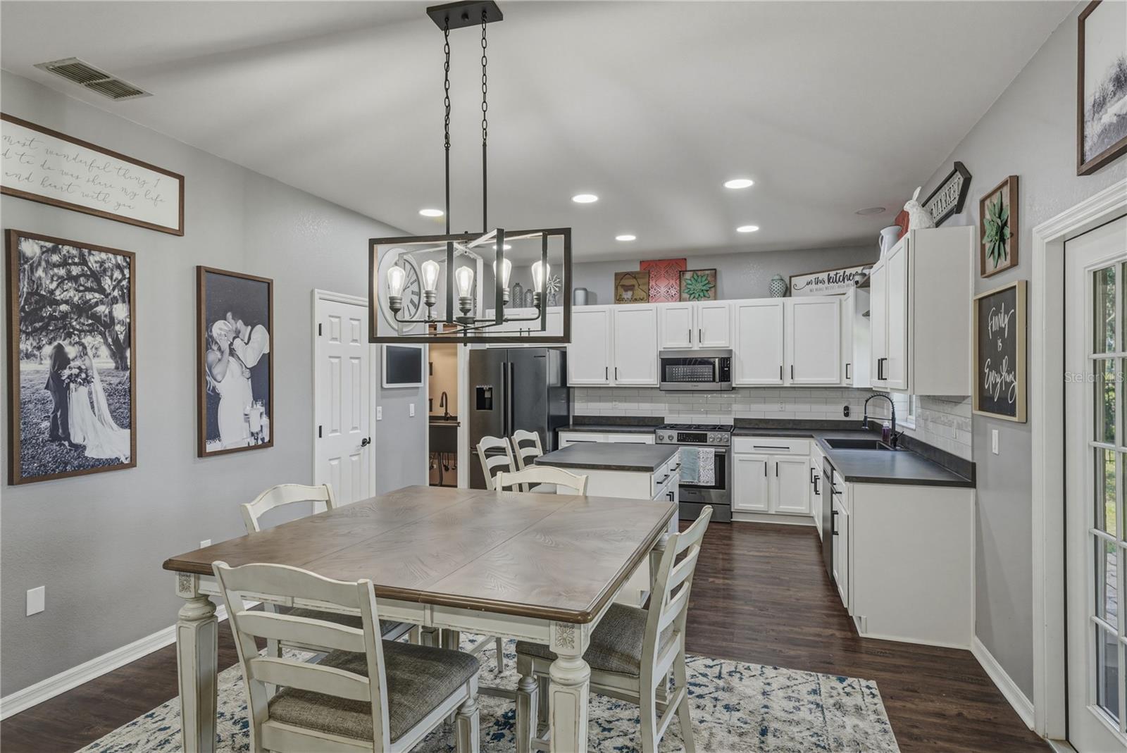 BLACKWATER OAKS - Residential