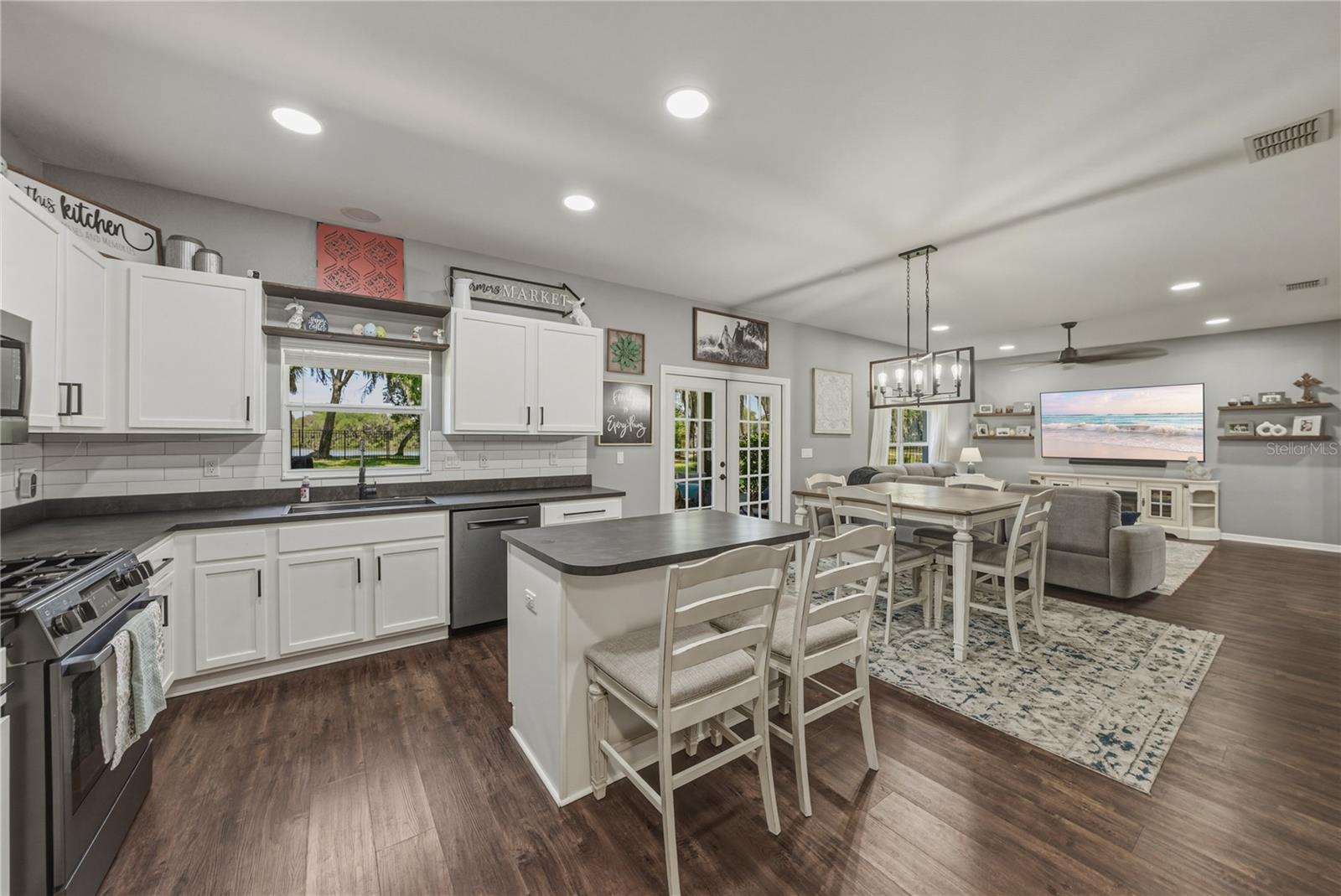 BLACKWATER OAKS - Residential