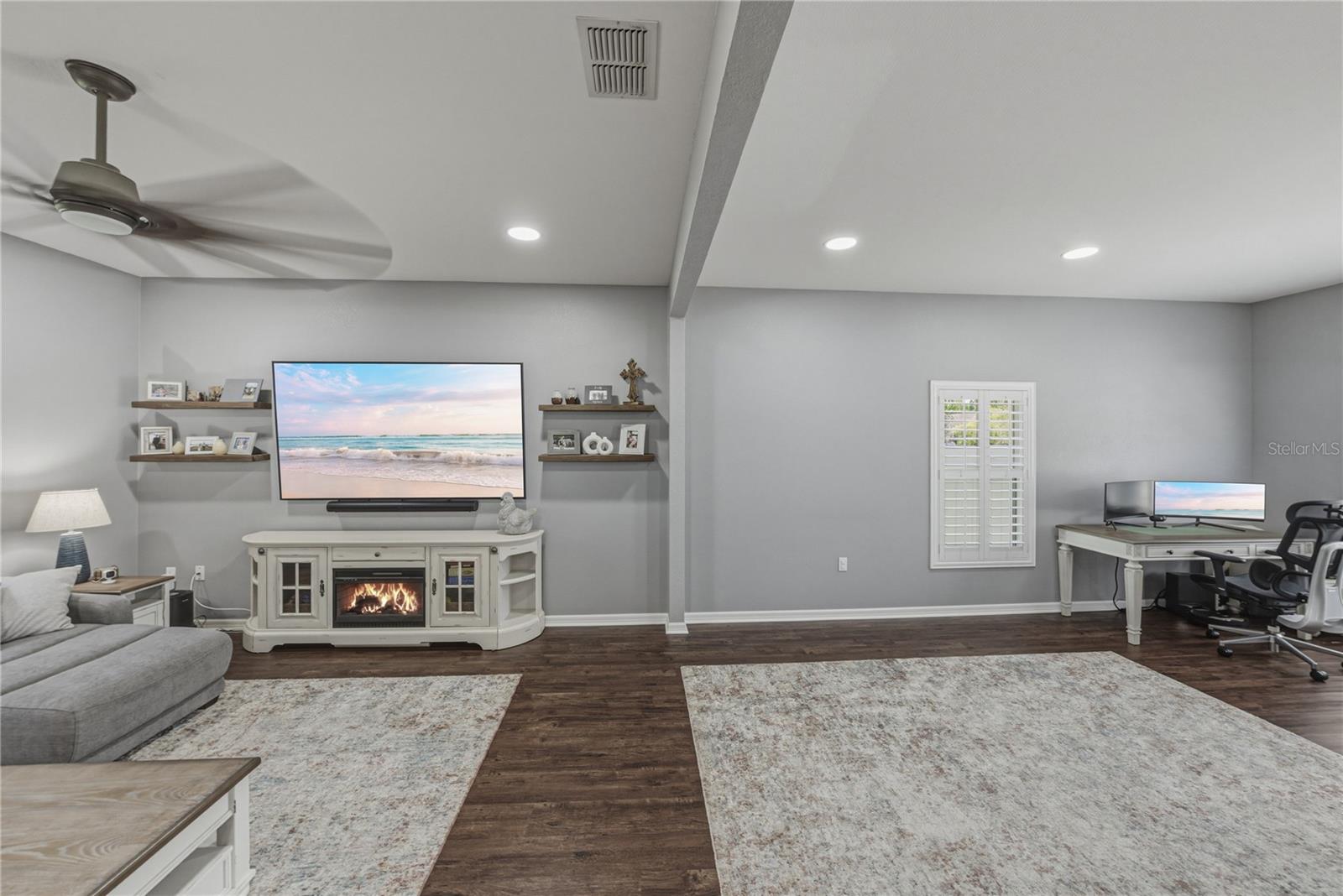 BLACKWATER OAKS - Residential