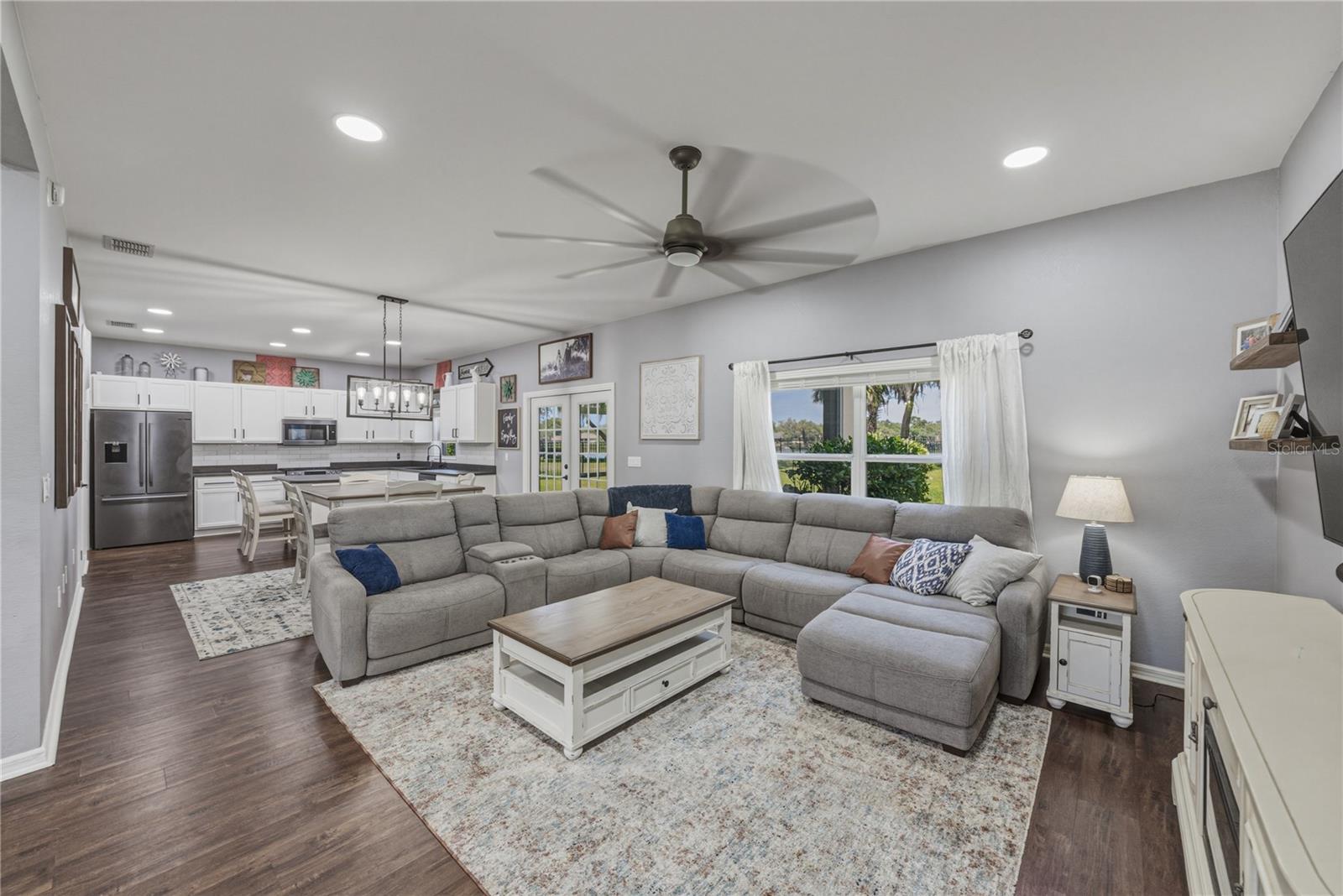 BLACKWATER OAKS - Residential