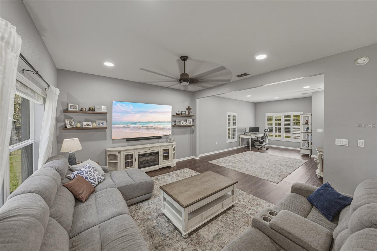 BLACKWATER OAKS - Residential