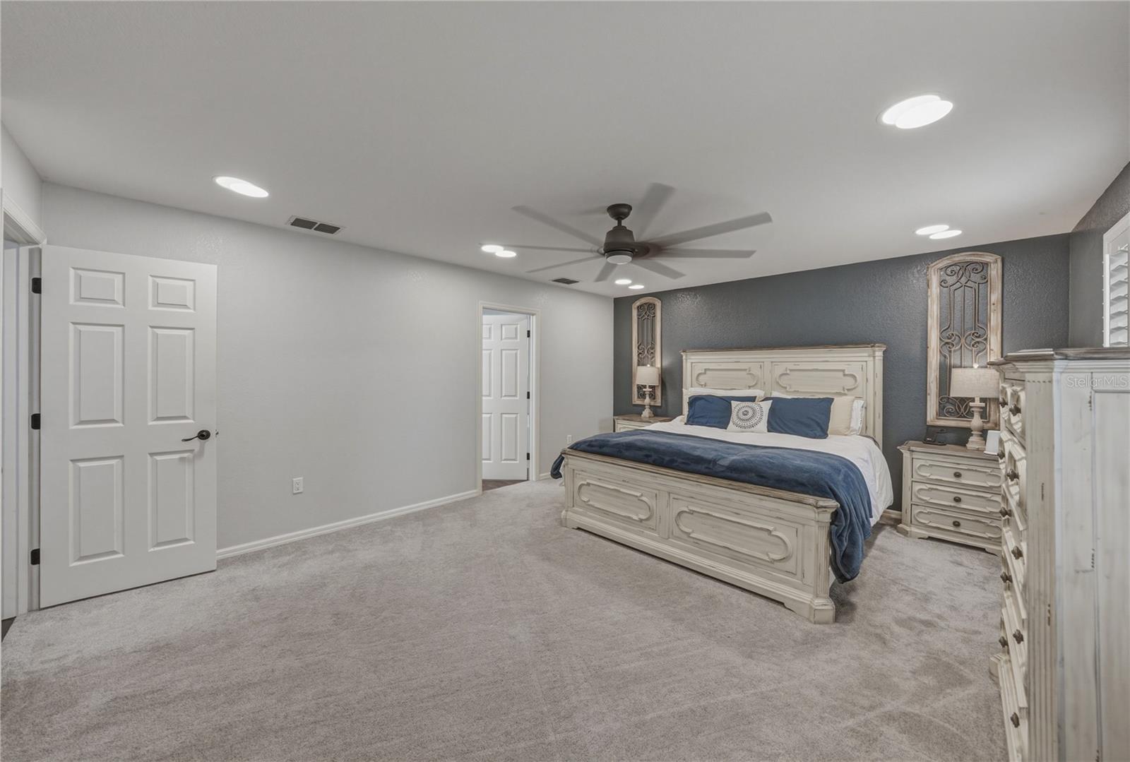 BLACKWATER OAKS - Residential