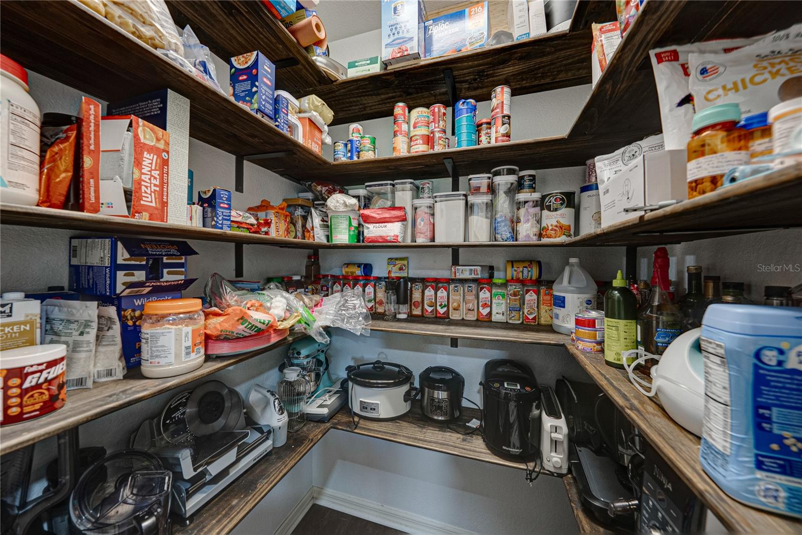 BLACKWATER OAKS - Residential