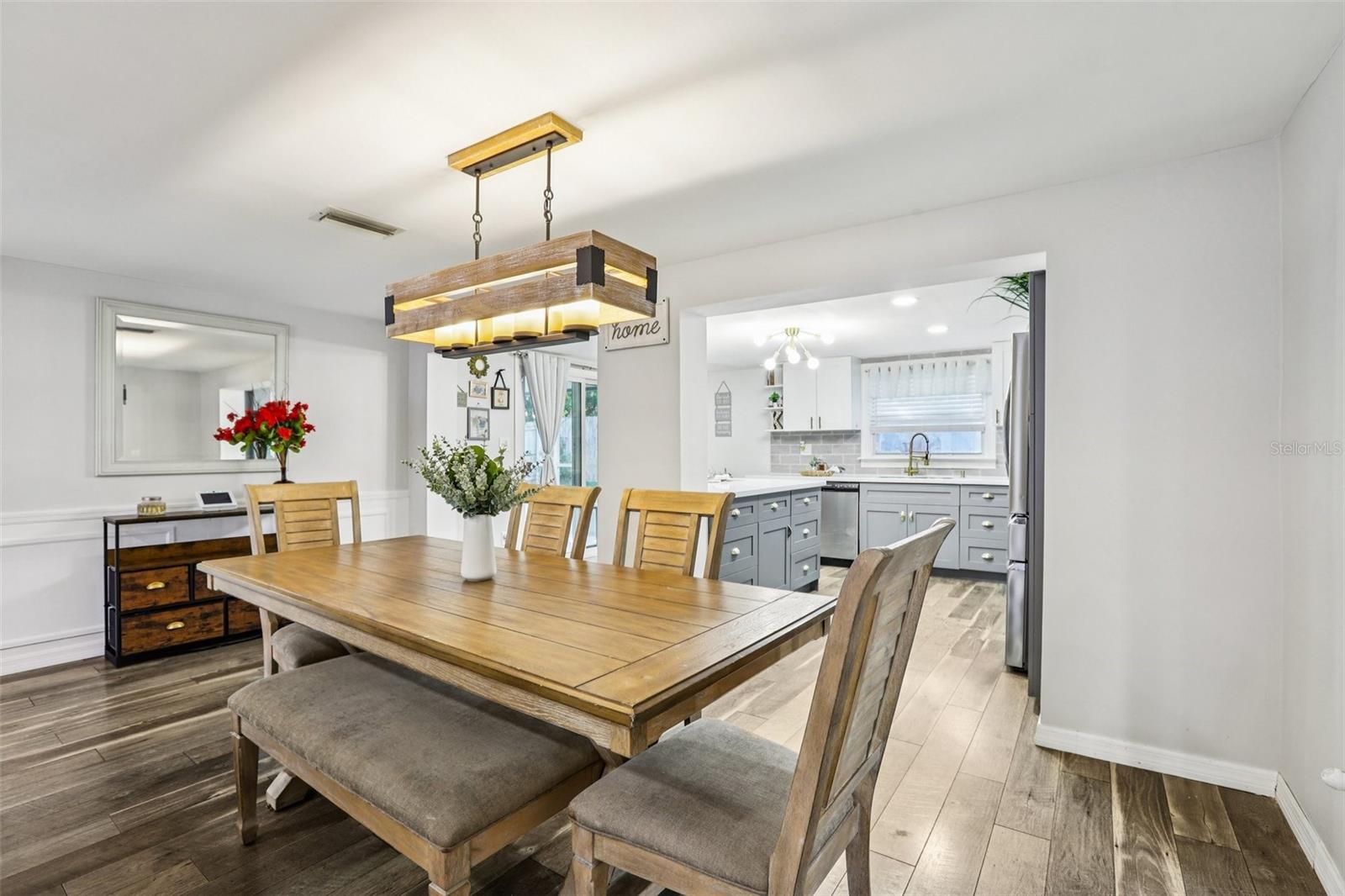 COLONIAL HILLS - Residential