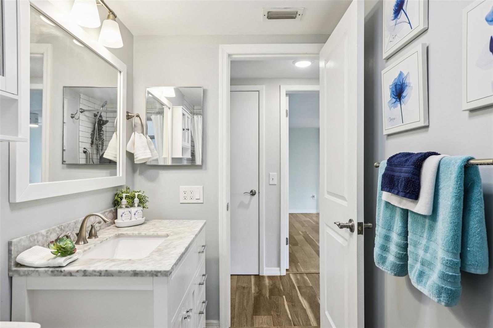 COLONIAL HILLS - Residential