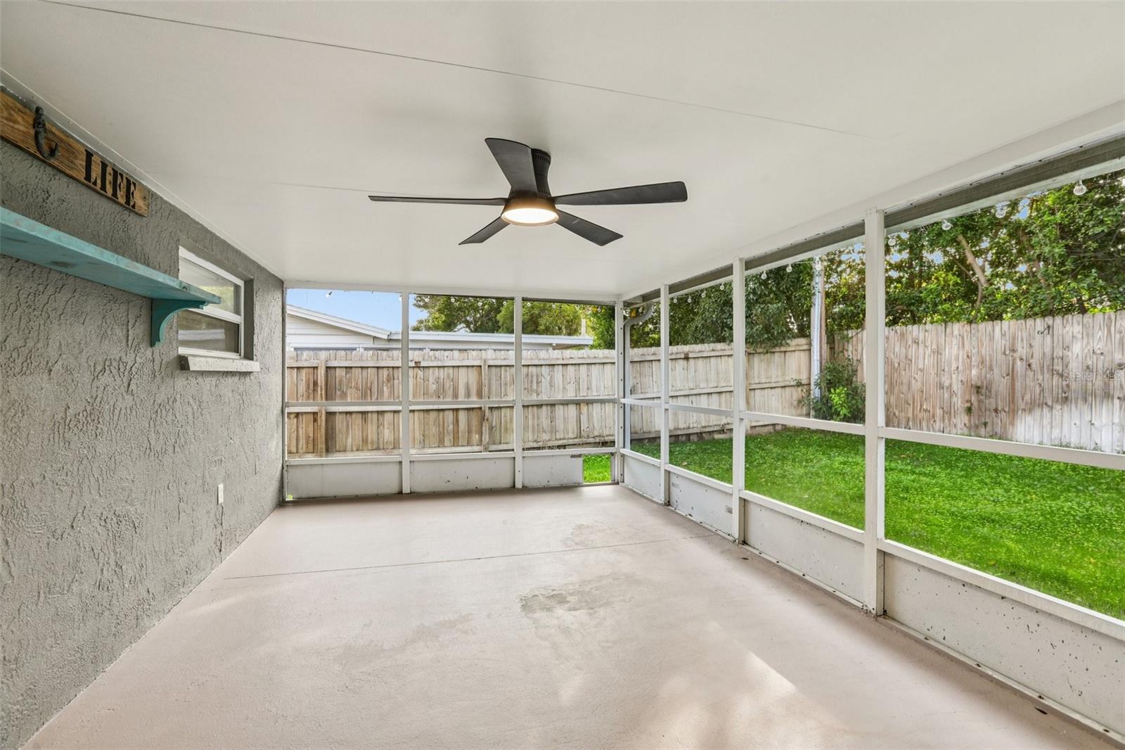 COLONIAL HILLS - Residential