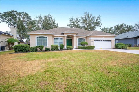 A home in LAKELAND