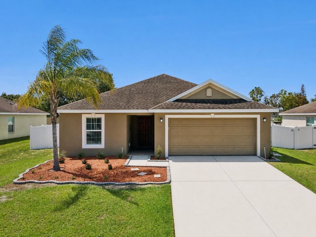 Photo of 255 Eleuthera Drive, Lake Alfred, FL 33850 (MLS # O6401428)
