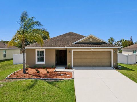 Photo of 255 Eleuthera Drive, Lake Alfred, FL 33850 (MLS # O6401428)