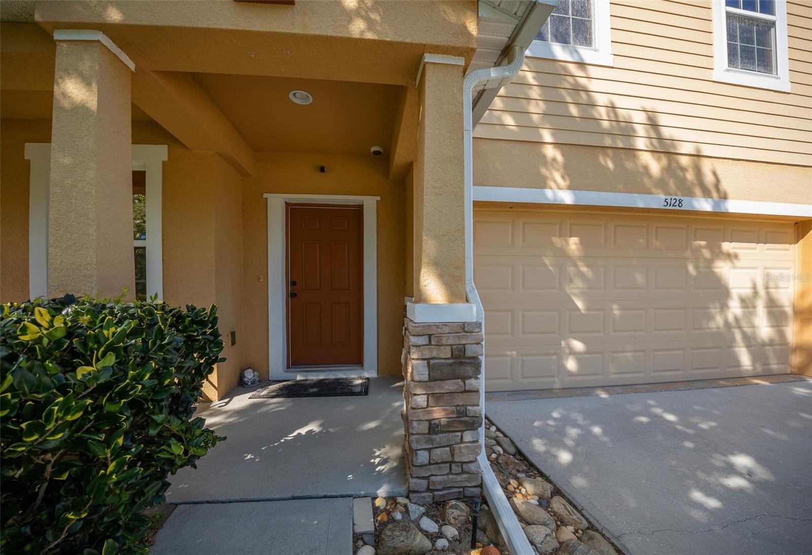 5128 GRASSY KNOLL DRIVE