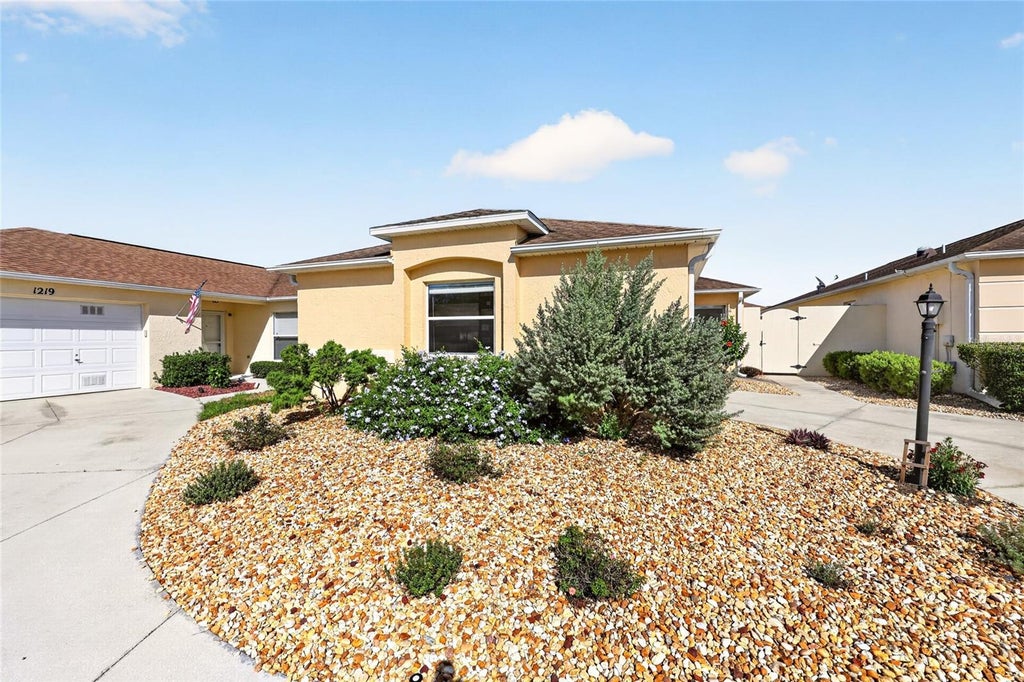 Photo of 1217 Santa Cruz Drive, The Villages, FL 32162 (MLS # G5118031)