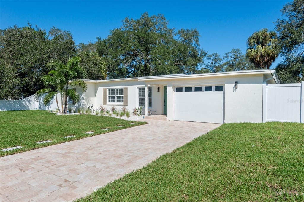 Photo of 4711 W El Prado Boulevard, Tampa, FL 33629 (MLS # TB8557580)