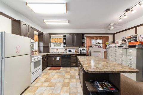 Tiny photo for 219 W Mcclendon Street, Lady Lake, FL 32159 (MLS # G5108363)