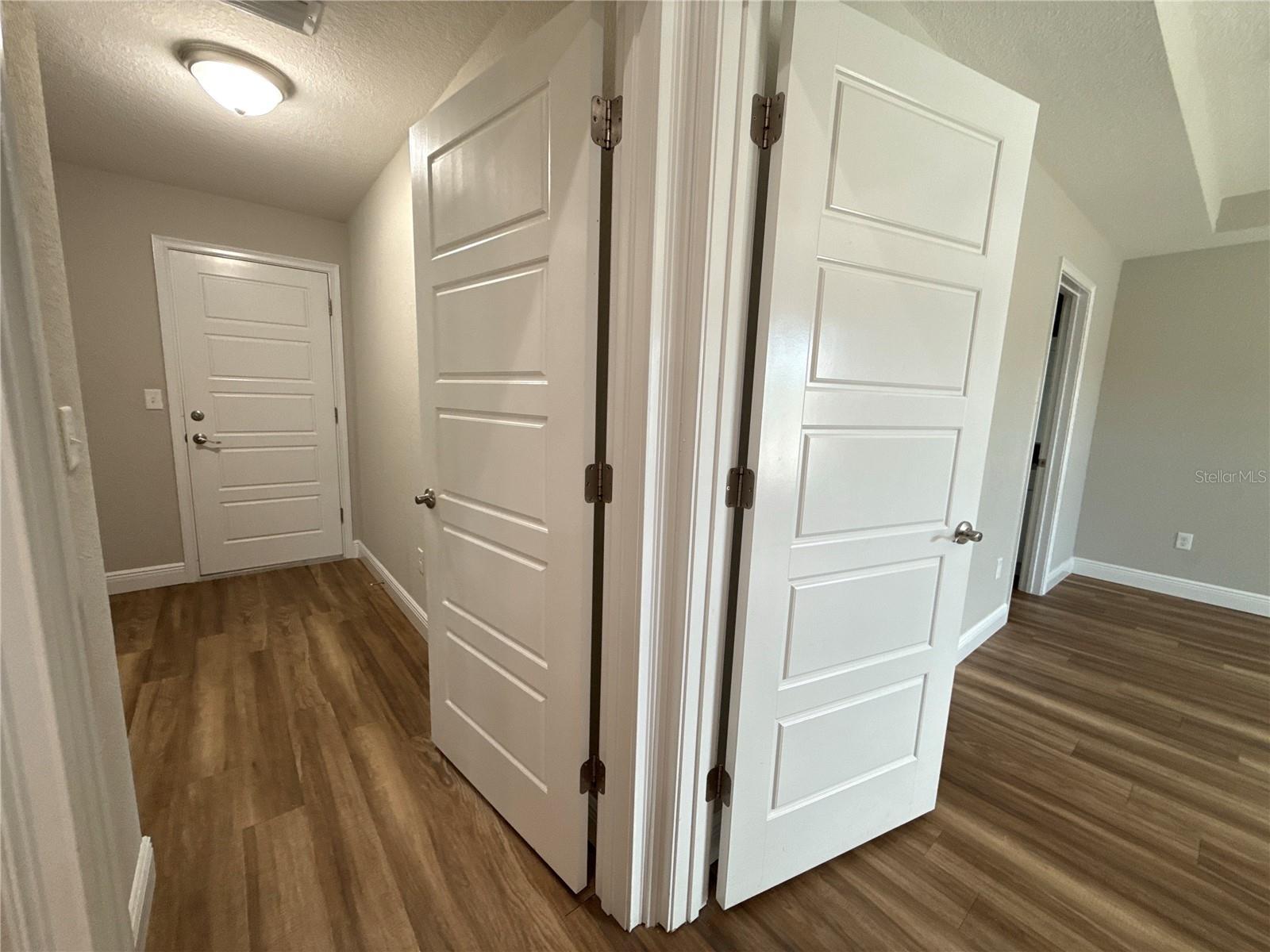 SILVER SPGS SHORES - Residential Lease