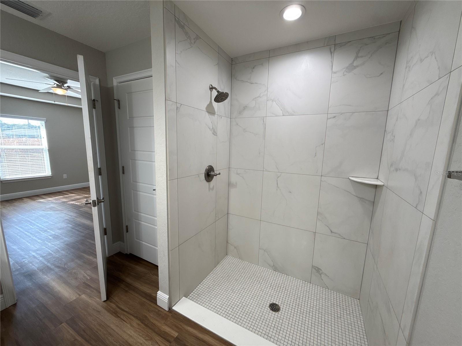 SILVER SPGS SHORES - Residential Lease