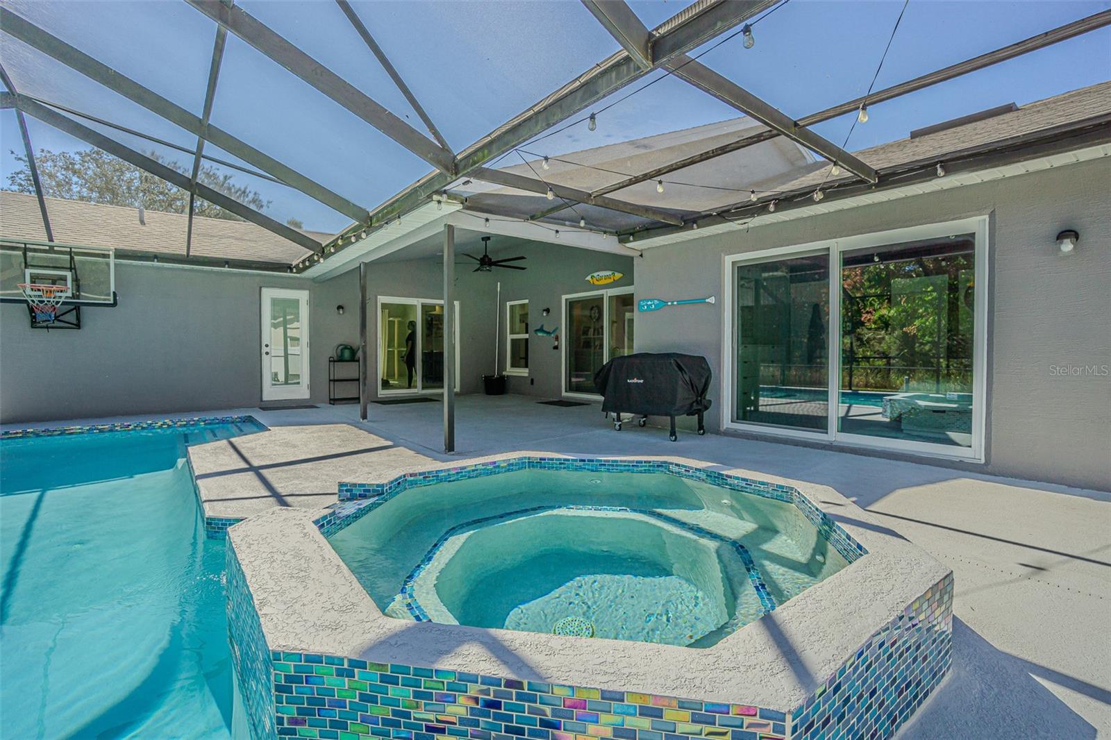 FAIRWAY OAKS - Residential