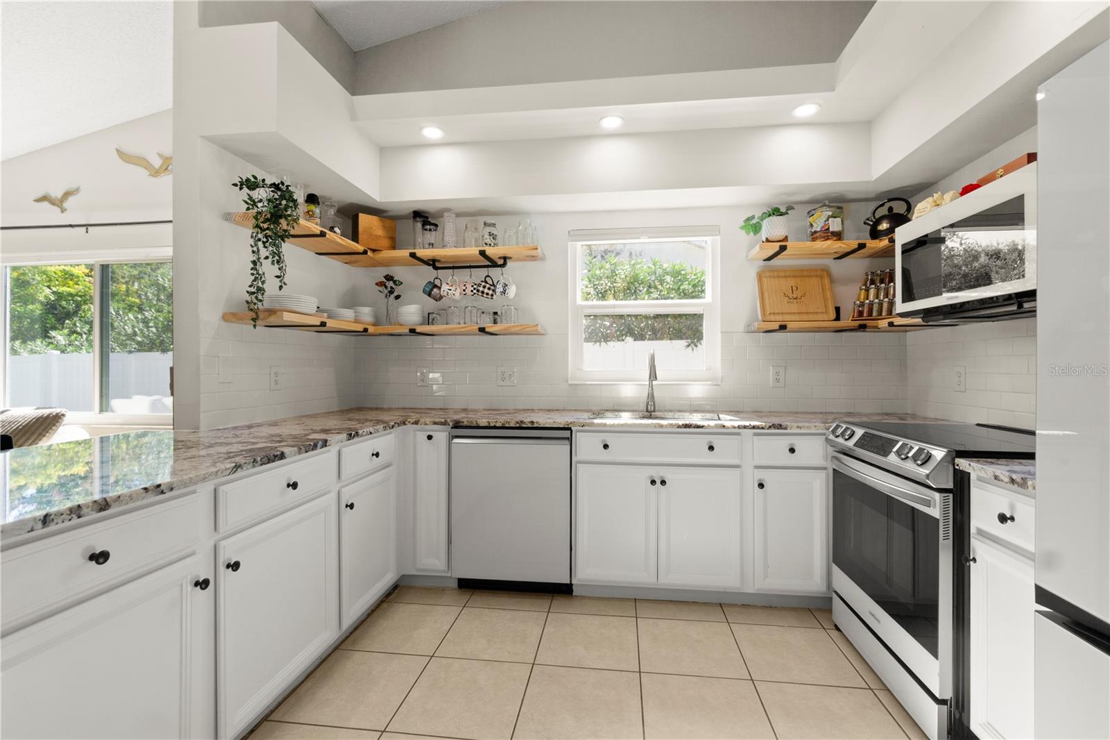 FAIRWAY OAKS - Residential
