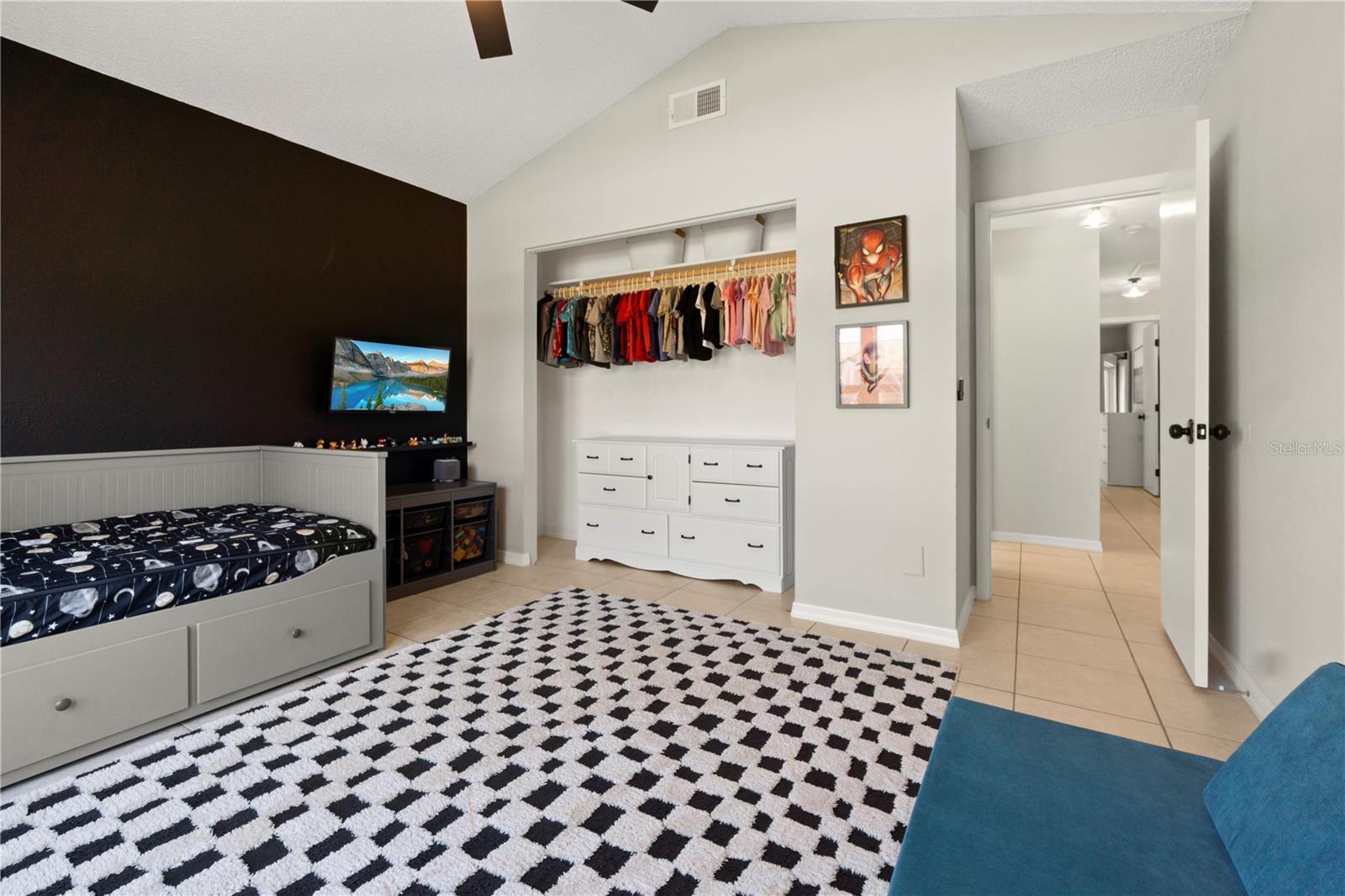FAIRWAY OAKS - Residential