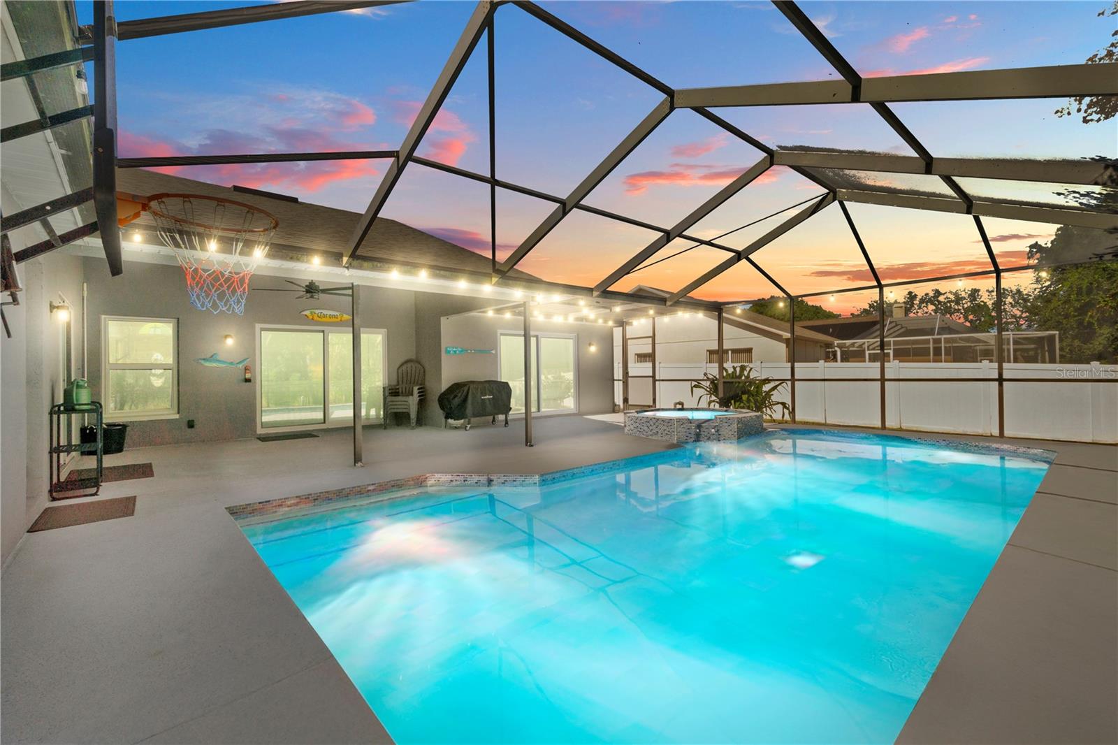 FAIRWAY OAKS - Residential