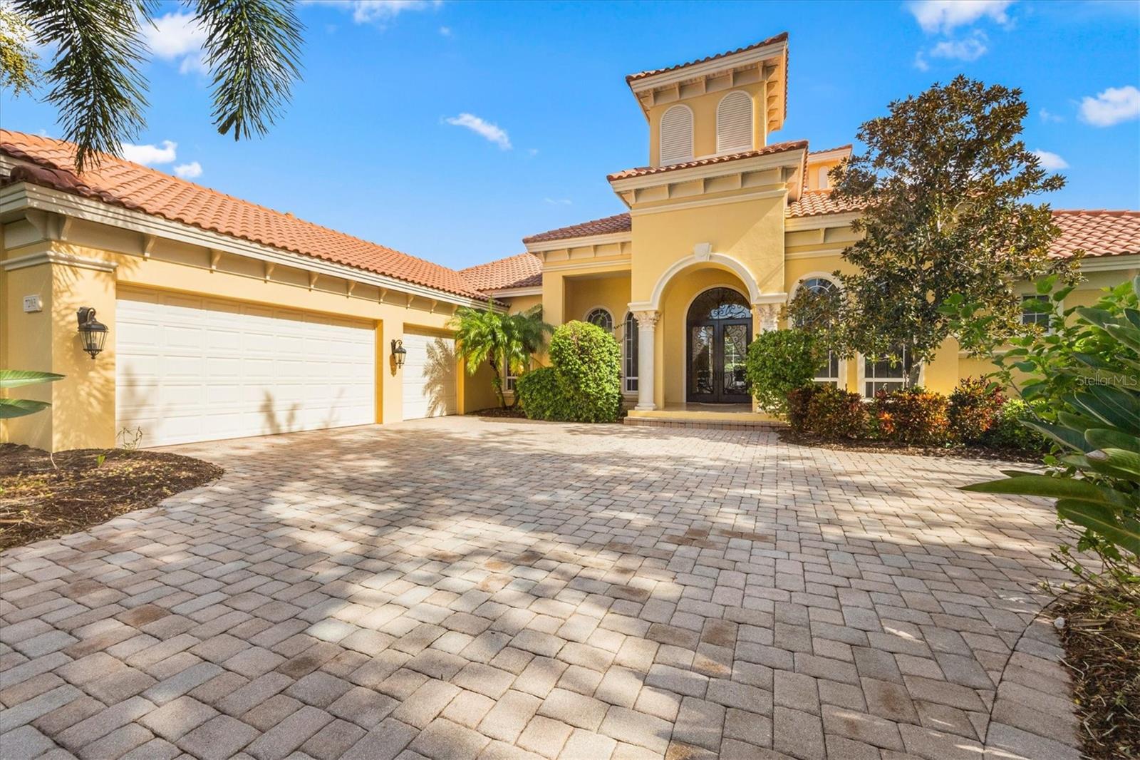 7203 CHATSWORTH COURT