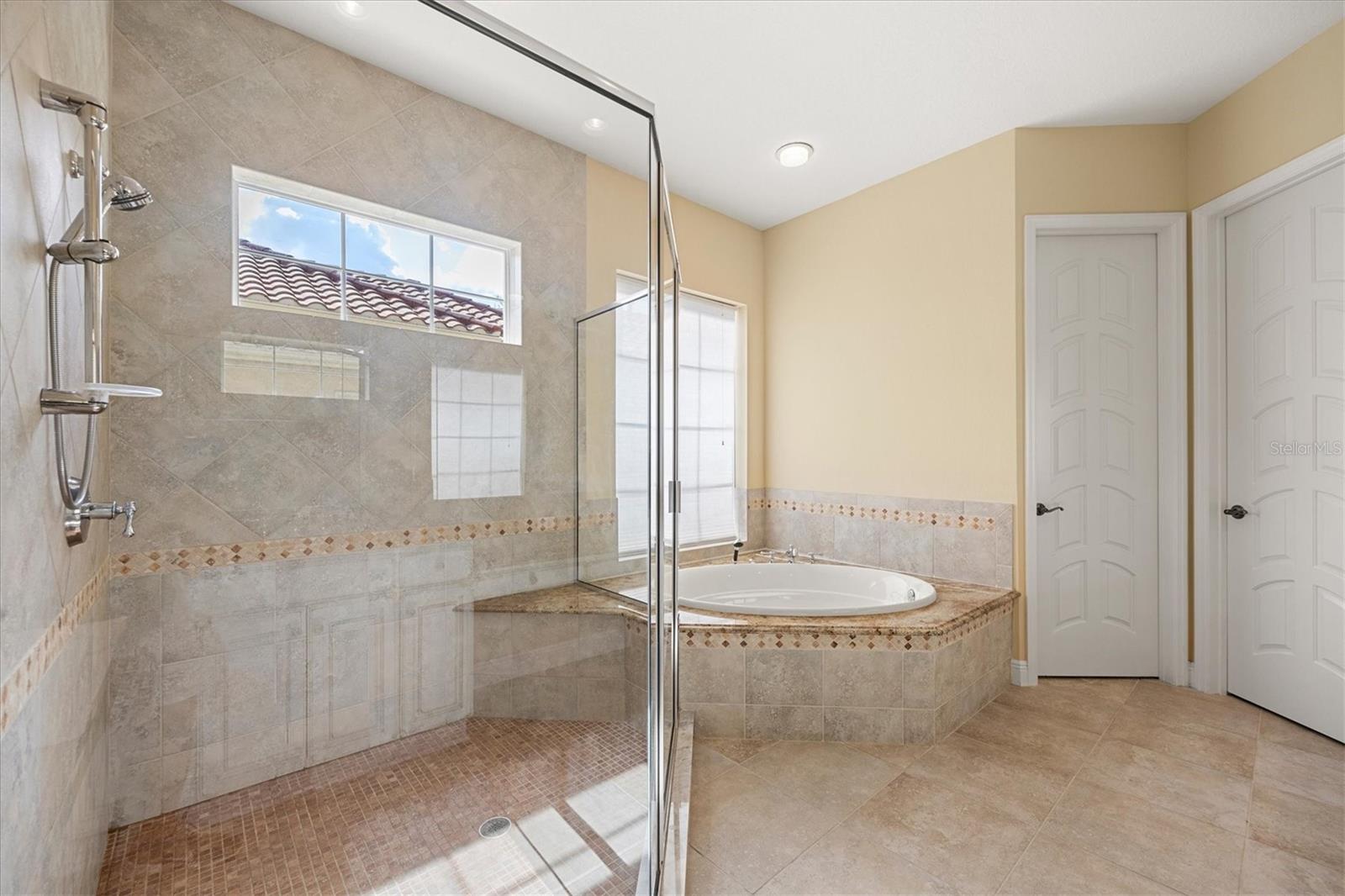 UNIVERSITY PARK COUNTRY CLUB - Residential