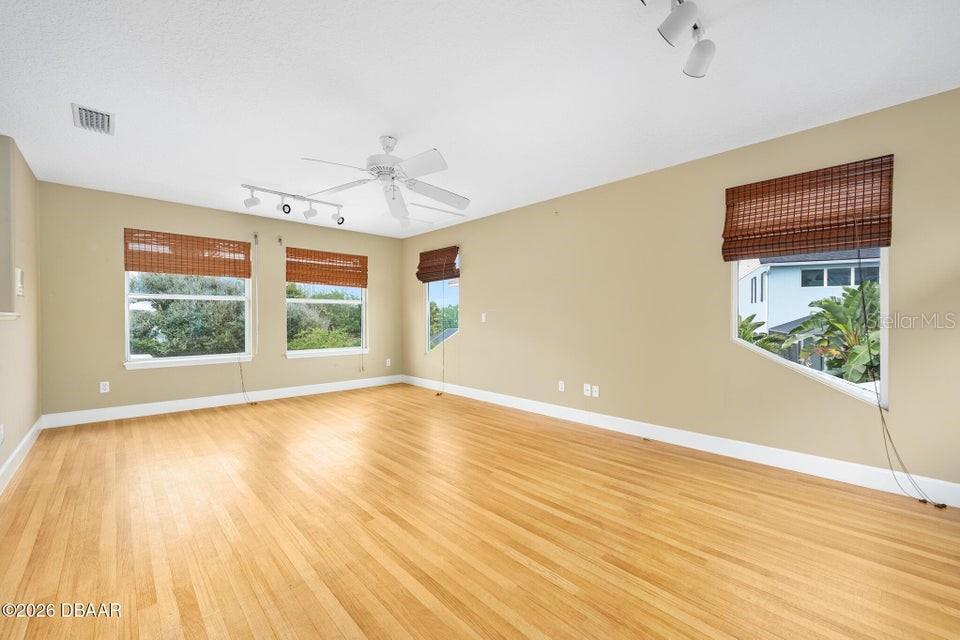 BARRIER ISLE - Residential