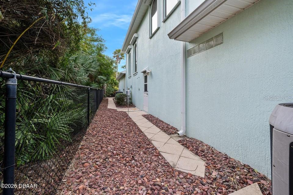 BARRIER ISLE - Residential