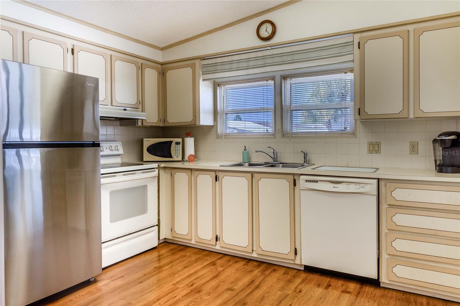 MAPLE LEAF ESTATES - Residential