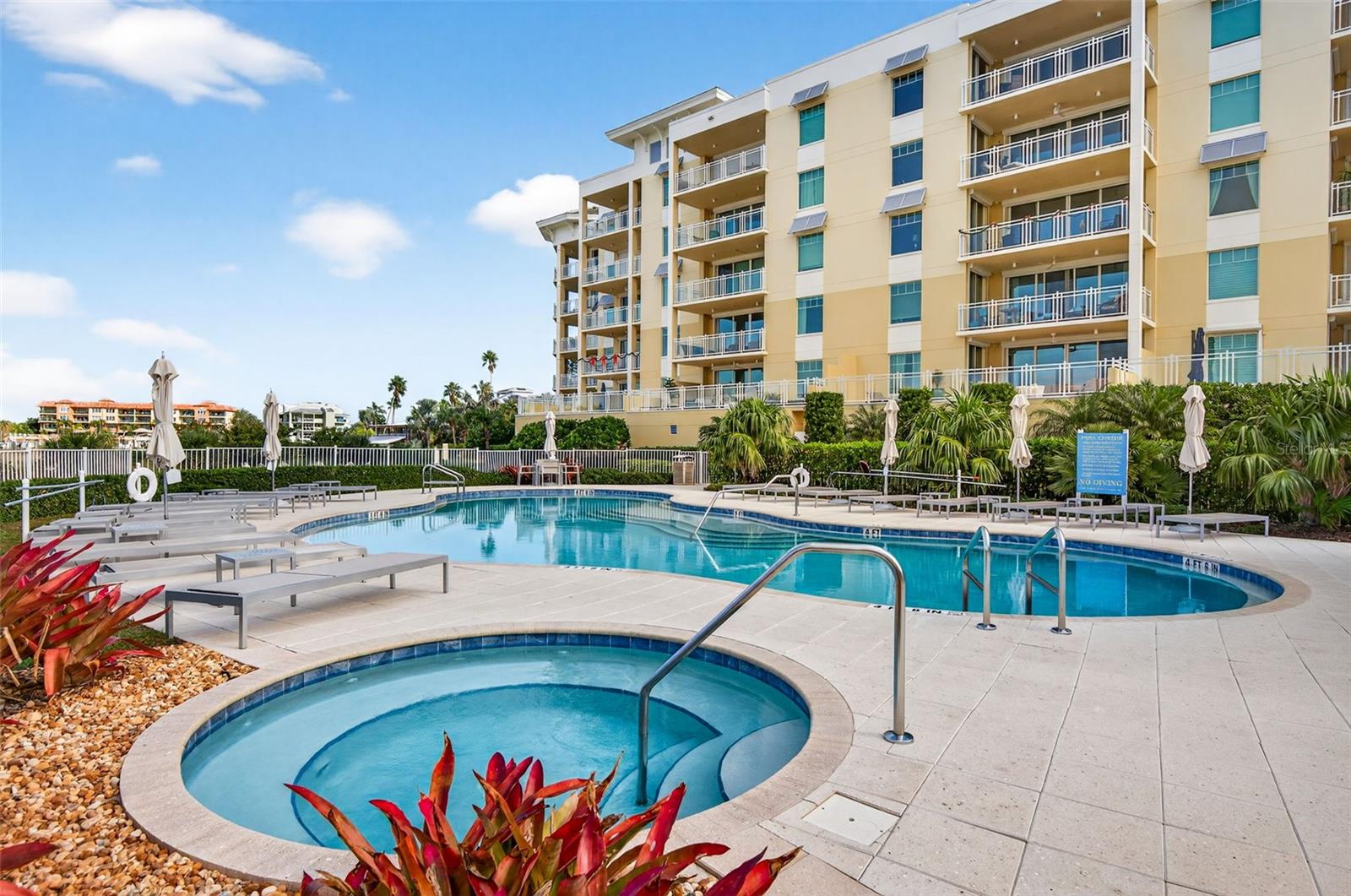 SUNSET POINTE AT COLLANY KEY II CONDO - Residential