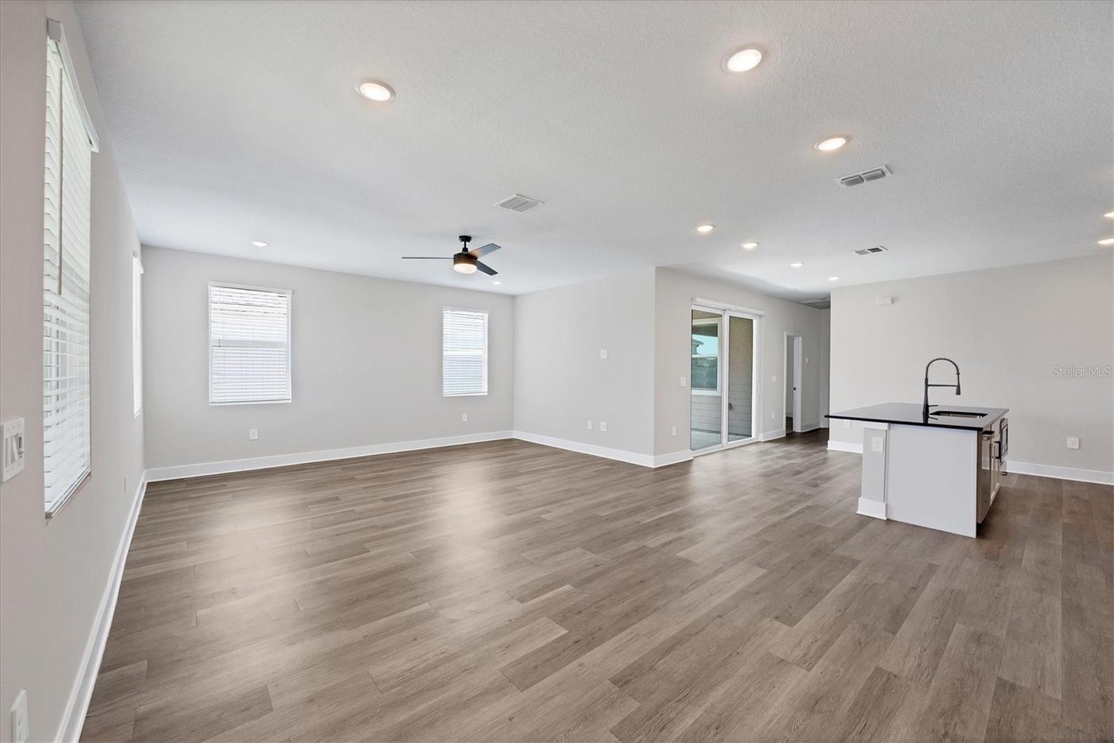 BB LIVING IN WELLEN PARK - Residential Lease