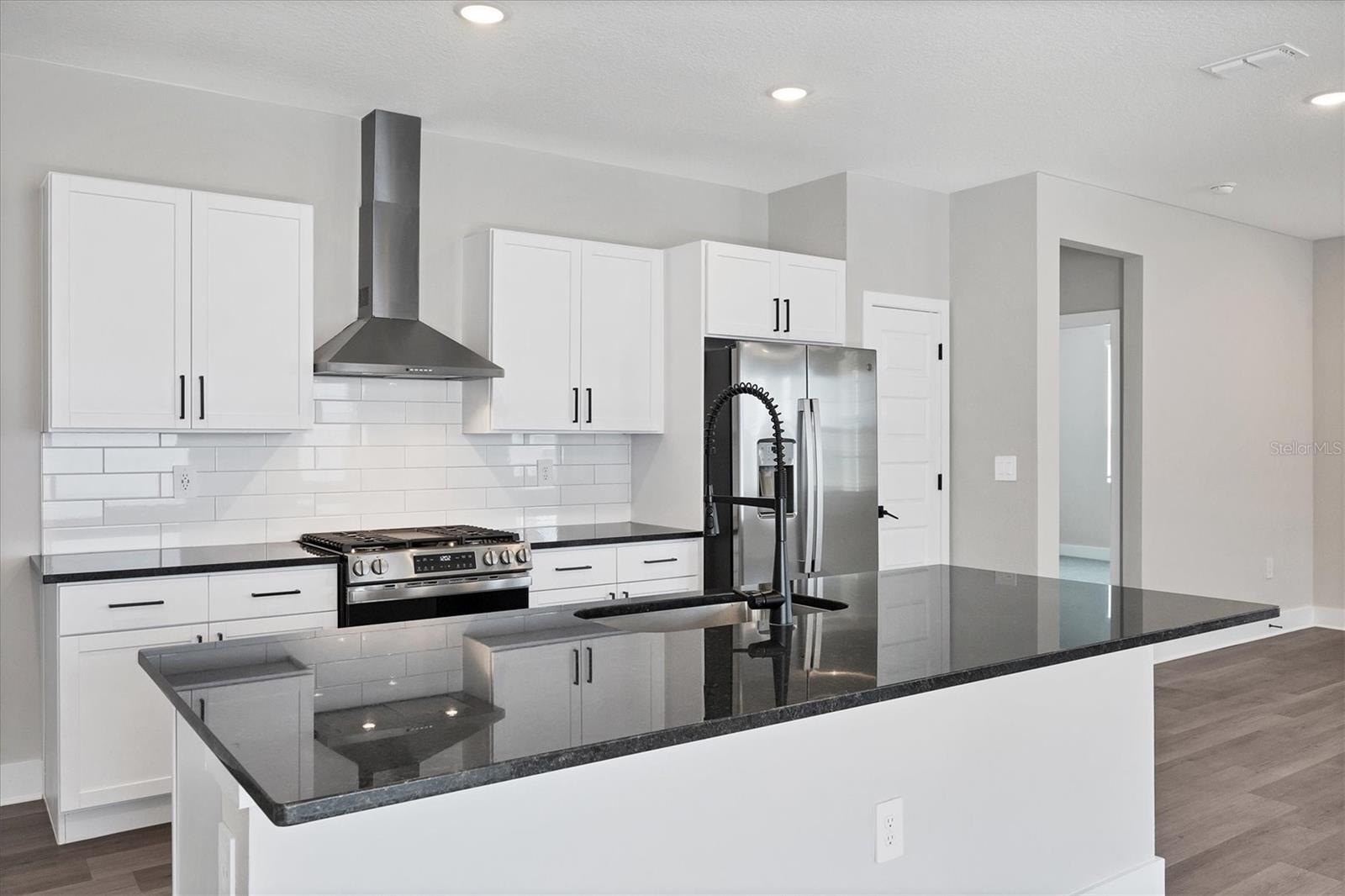 BB LIVING IN WELLEN PARK - Residential Lease