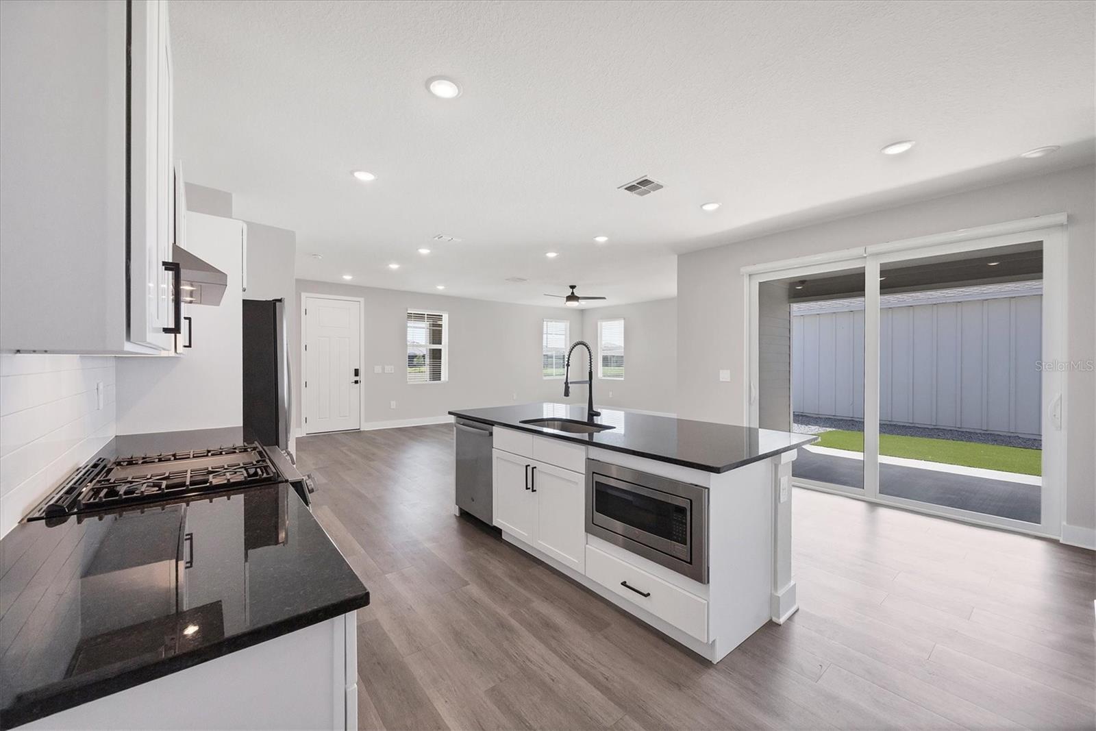 BB LIVING IN WELLEN PARK - Residential Lease