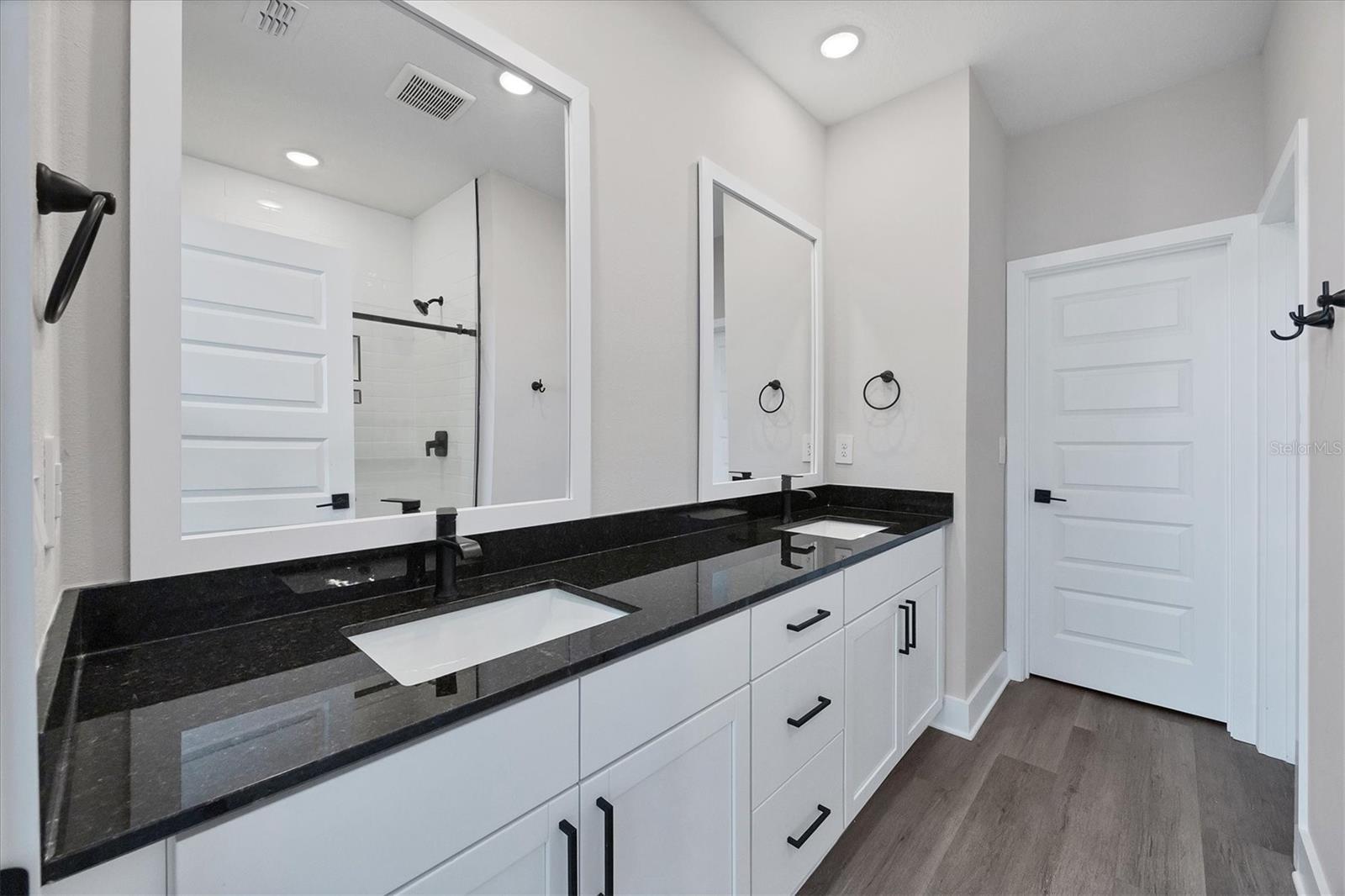 BB LIVING IN WELLEN PARK - Residential Lease